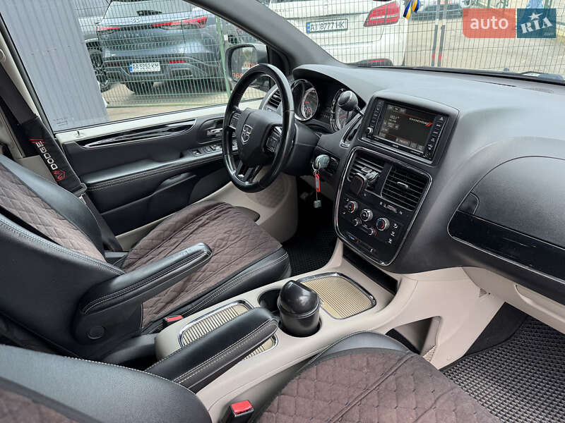 Мінівен Dodge Grand Caravan 2017 в Києві