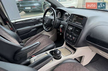 Мінівен Dodge Grand Caravan 2017 в 