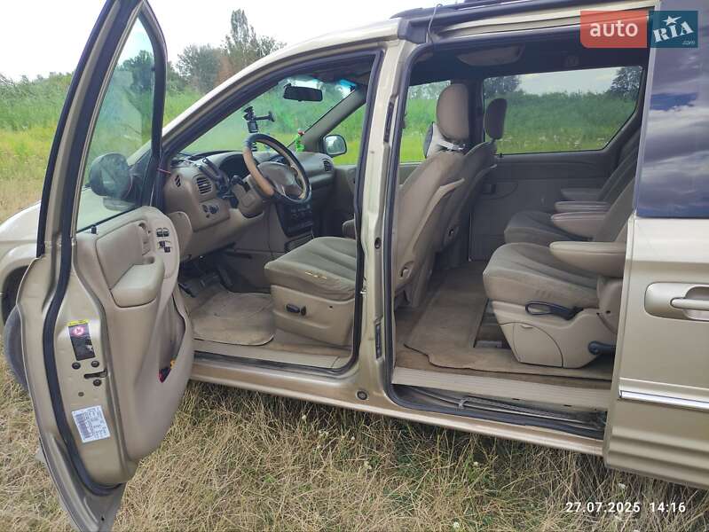 Минивэн Dodge Grand Caravan 2003 в Барвенкове