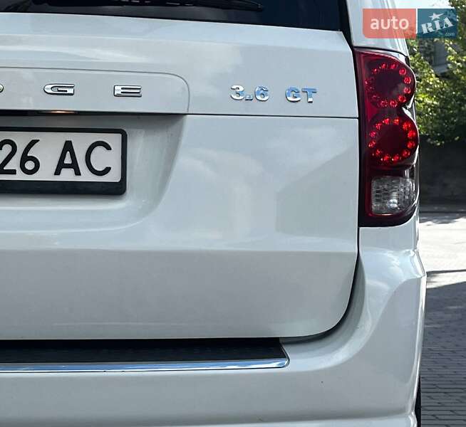 Минивэн Dodge Grand Caravan 2017 в Днепре