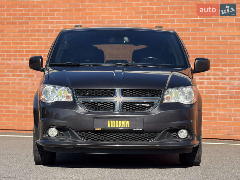Минивэн Dodge Grand Caravan 2019 в Киеве фото 3 Минивэн Dodge Grand Caravan 2019 в Киеве