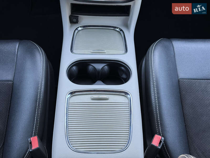 Минивэн Dodge Grand Caravan 2019 в Киеве фото 26 Минивэн Dodge Grand Caravan 2019 в Киеве