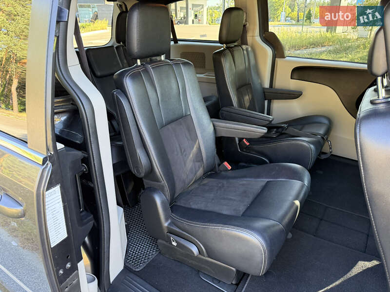 Минивэн Dodge Grand Caravan 2019 в Киеве фото 37 Минивэн Dodge Grand Caravan 2019 в Киеве
