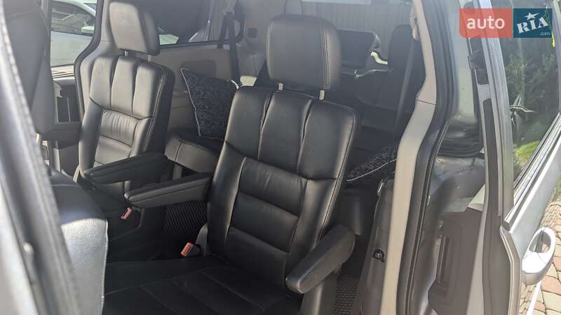 Минивэн Dodge Grand Caravan 2016 в Хмельницком фото 17 Минивэн Dodge Grand Caravan 2016 в Хмельницком