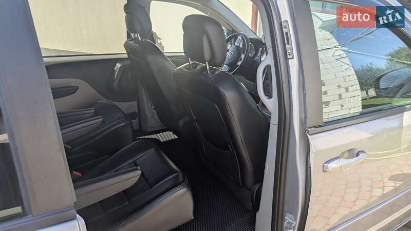 Минивэн Dodge Grand Caravan 2016 в Хмельницком фото 29 Минивэн Dodge Grand Caravan 2016 в Хмельницком