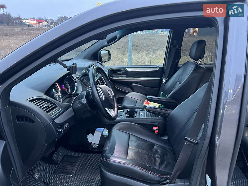 Мінівен Dodge Grand Caravan 2016 в Боярці