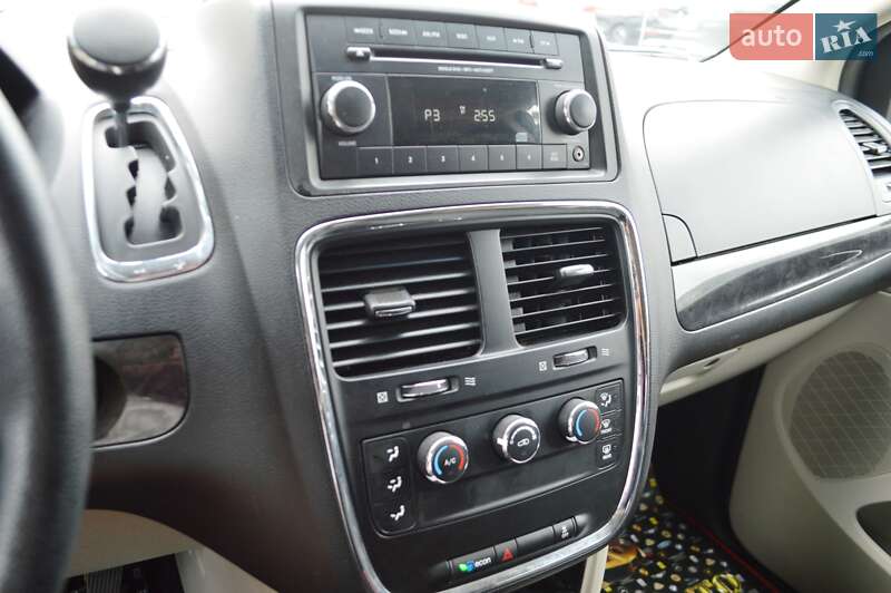 Мінівен Dodge Grand Caravan 2016 в Одесі фото 27 Мінівен Dodge Grand Caravan 2016 в Одесі