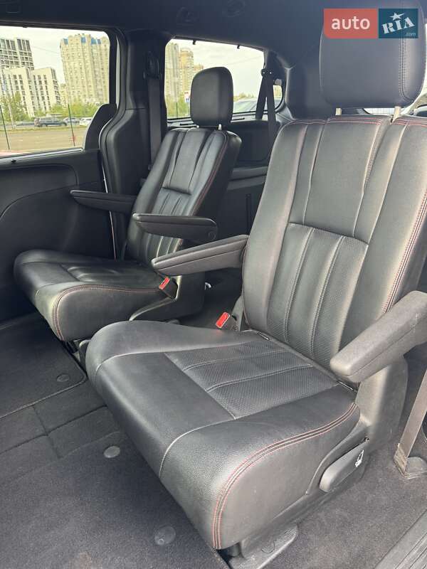 Мінівен Dodge Grand Caravan 2017 в Києві