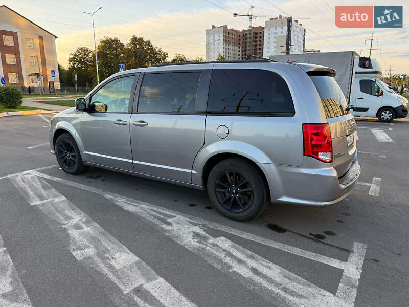 Минивэн Dodge Grand Caravan 2019 в Буче