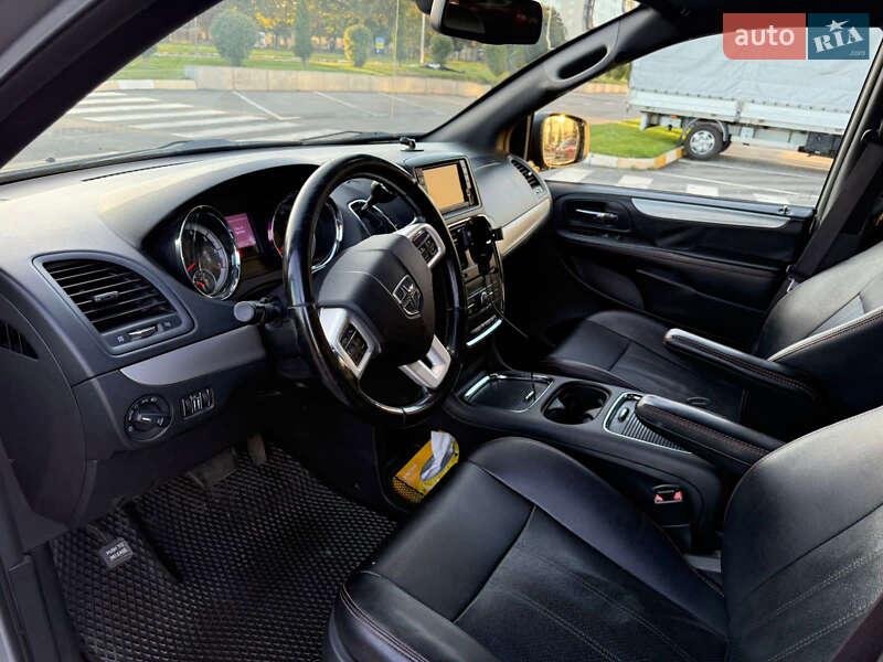 Минивэн Dodge Grand Caravan 2019 в Буче