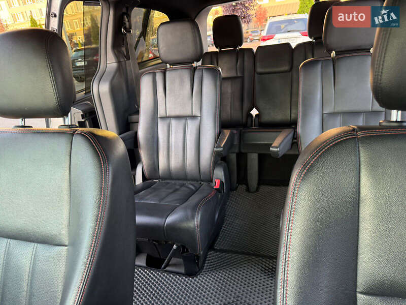 Минивэн Dodge Grand Caravan 2019 в Буче