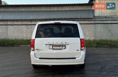 Мінівен Dodge Grand Caravan 2017 в 