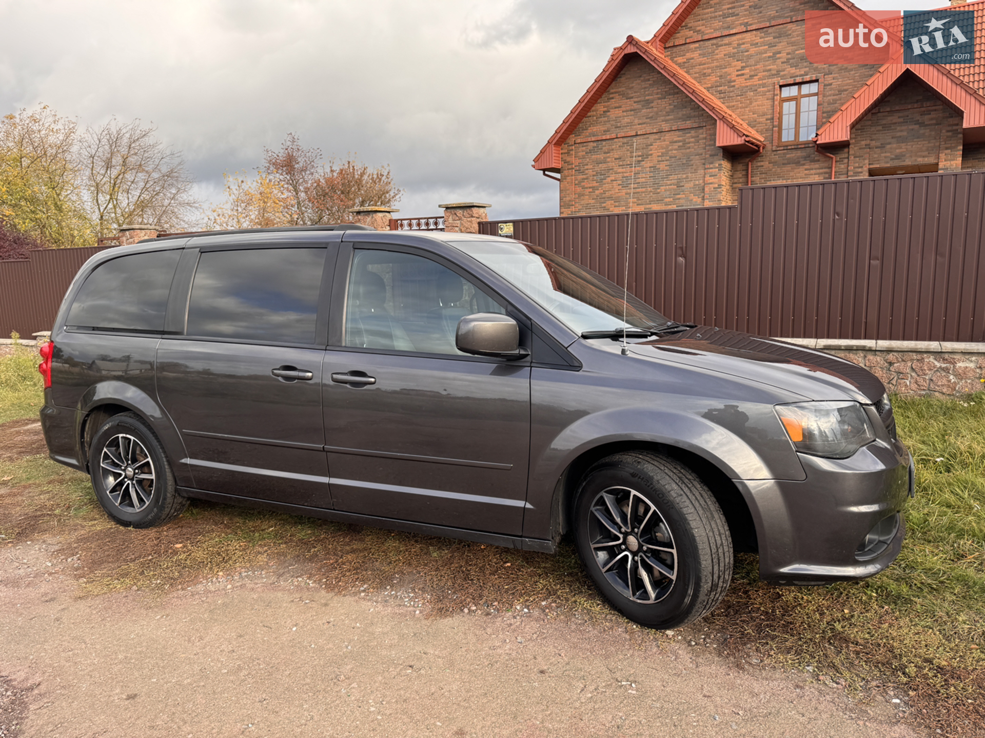 2017 Dodge Caravan - мініатюра 9