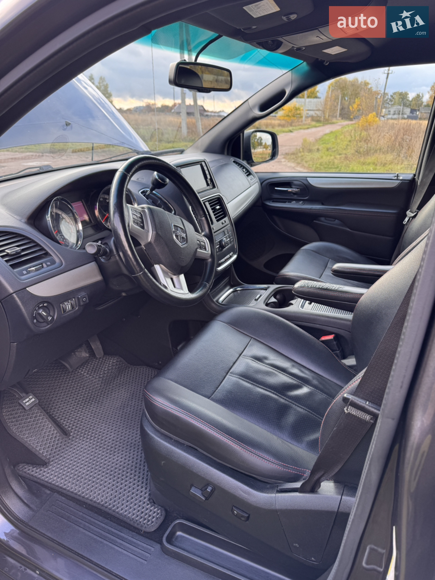 2017 Dodge Caravan - мініатюра 14