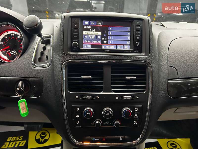 Мінівен Dodge Grand Caravan 2017 в Чернівцях