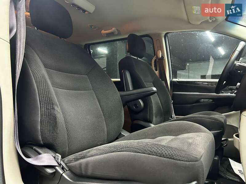 Мінівен Dodge Grand Caravan 2017 в Чернівцях