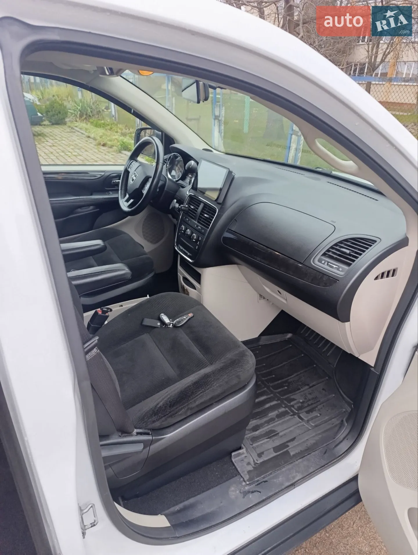 2015 Dodge Caravan - мініатюра 6