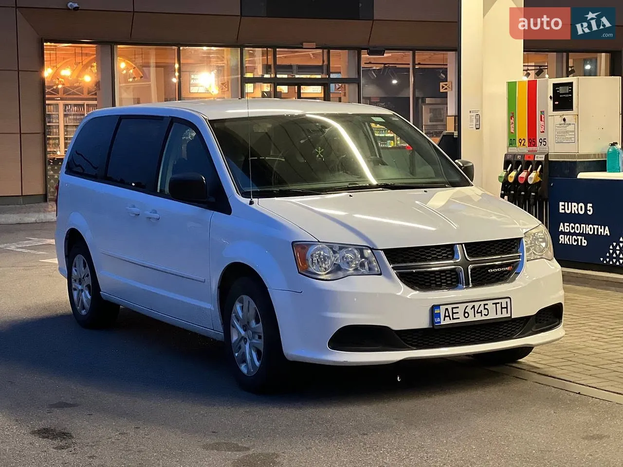 2017 Dodge Caravan - мініатюра 14