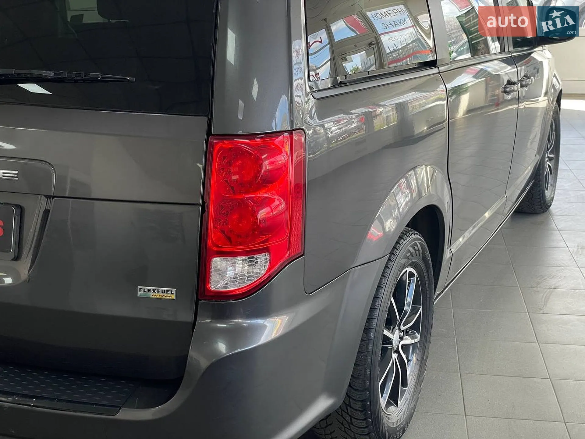 2018 Dodge Caravan - мініатюра 12