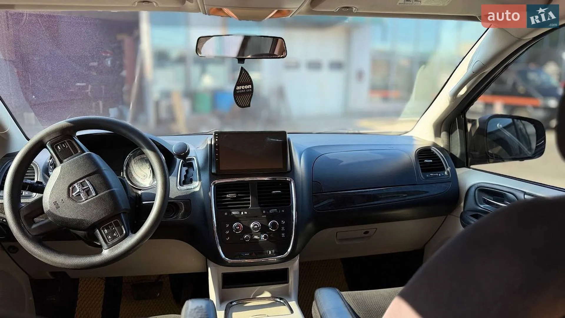 2016 Dodge Caravan - мініатюра 12