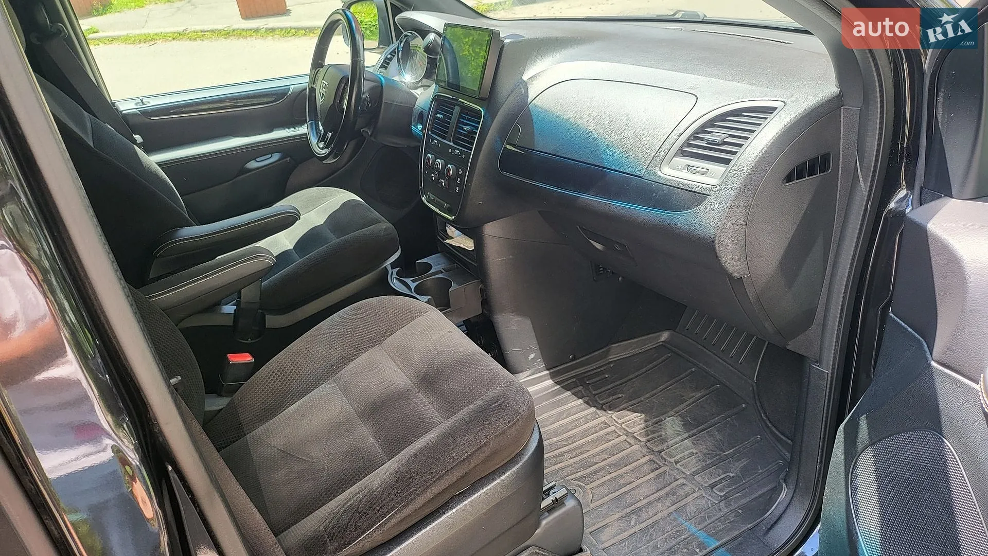 2015 Dodge Caravan - мініатюра 12