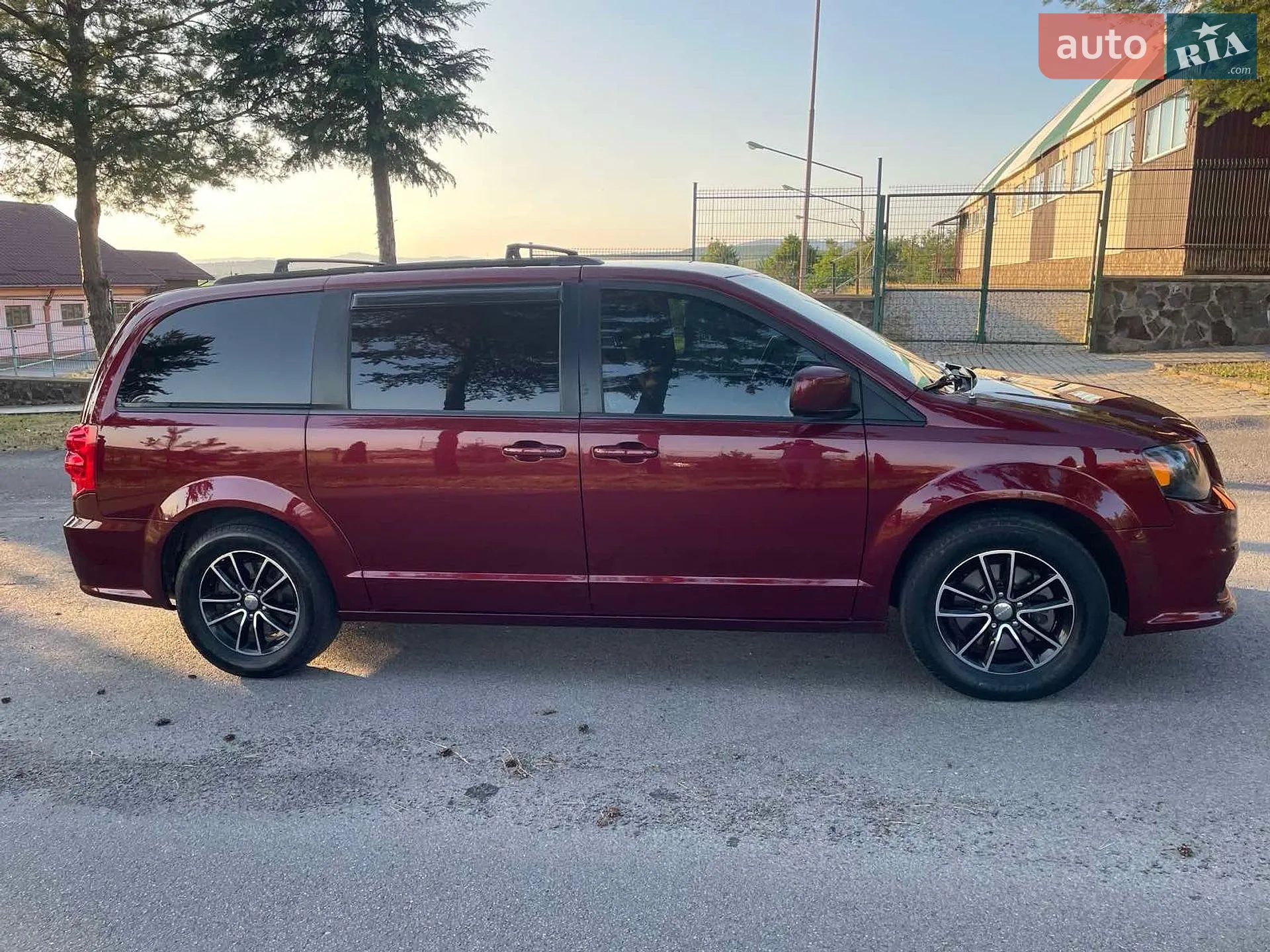 2018 Dodge Caravan - мініатюра 3