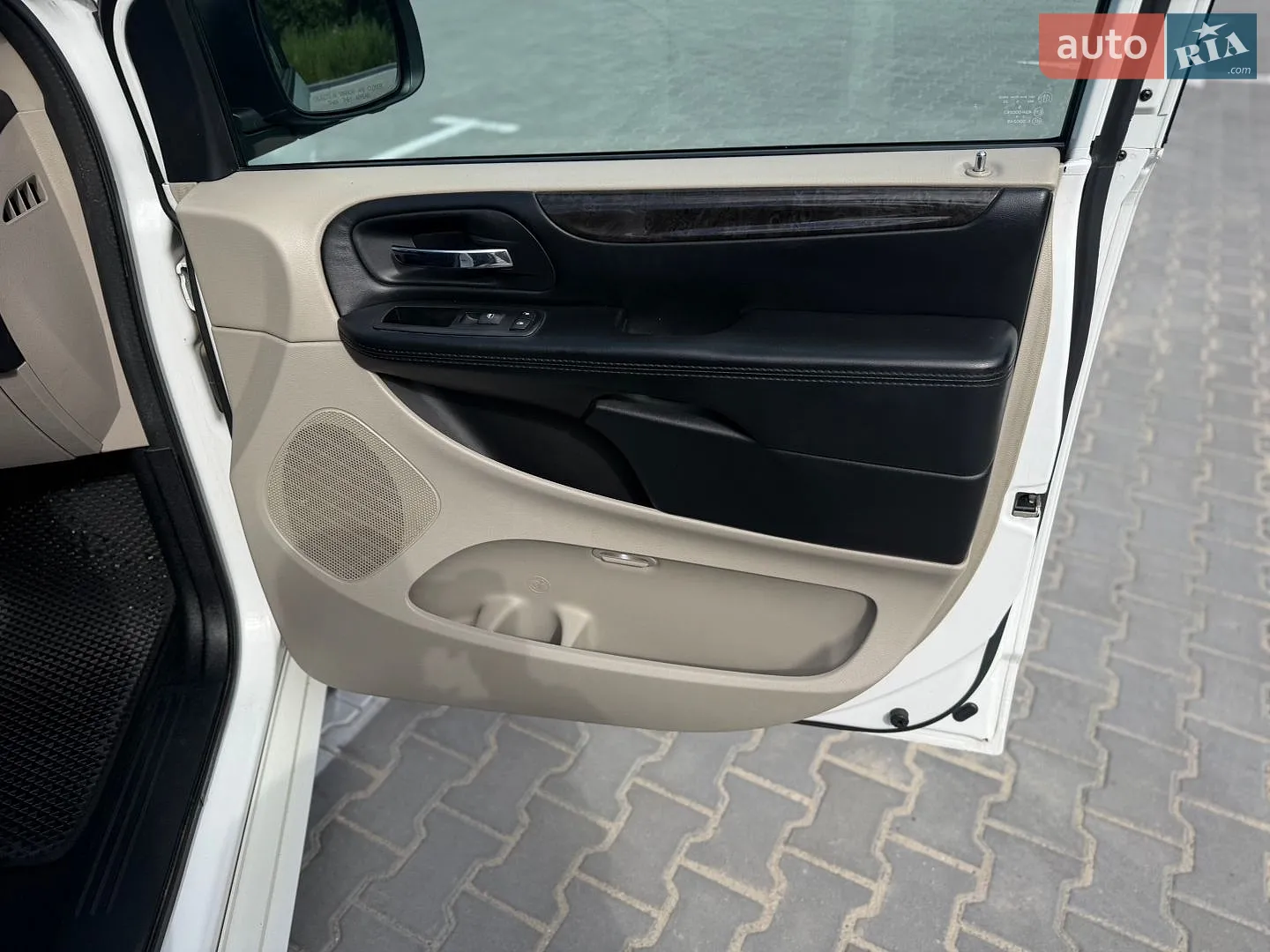 2015 Dodge Caravan - мініатюра 26