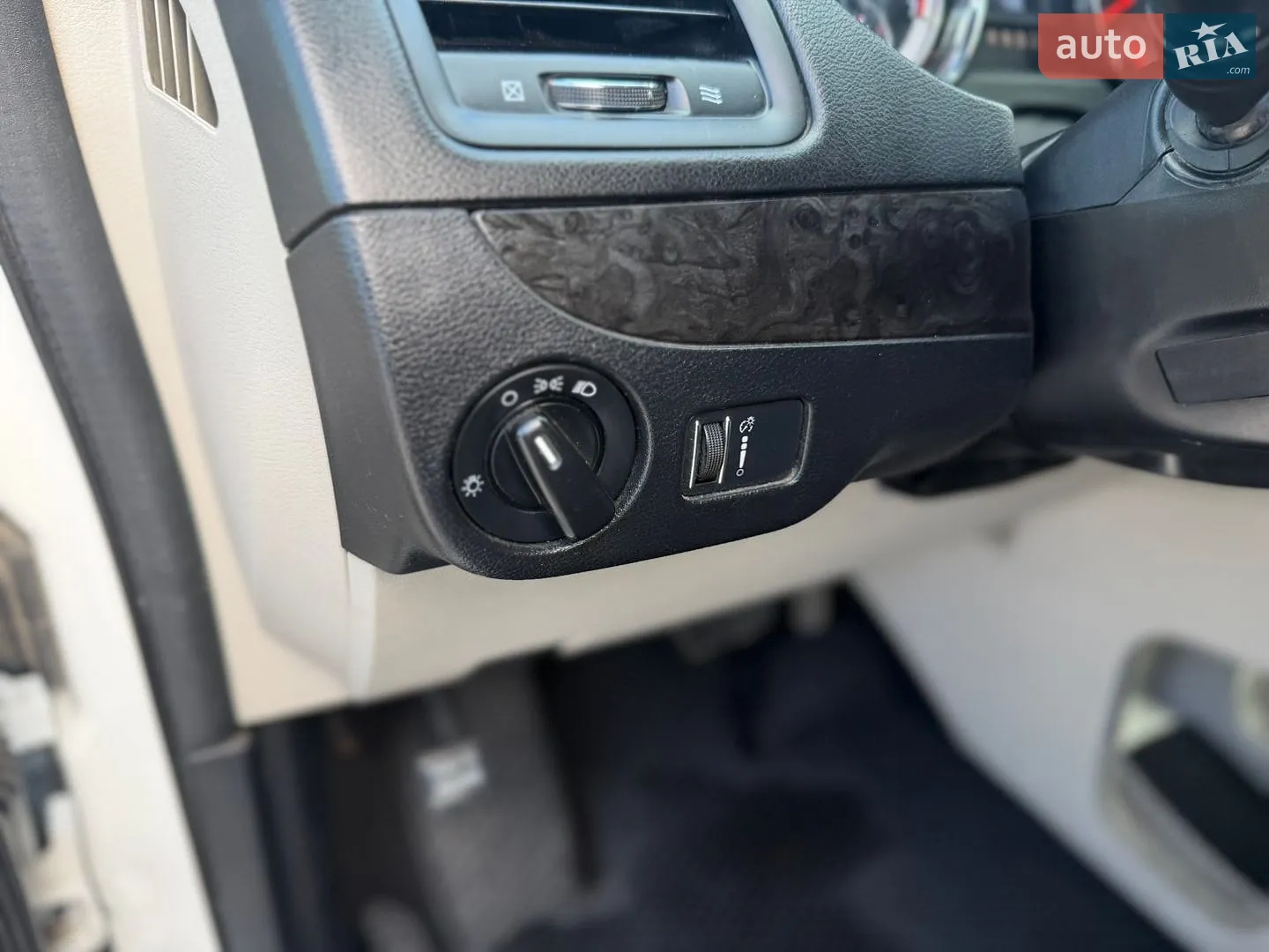 2015 Dodge Caravan - мініатюра 30