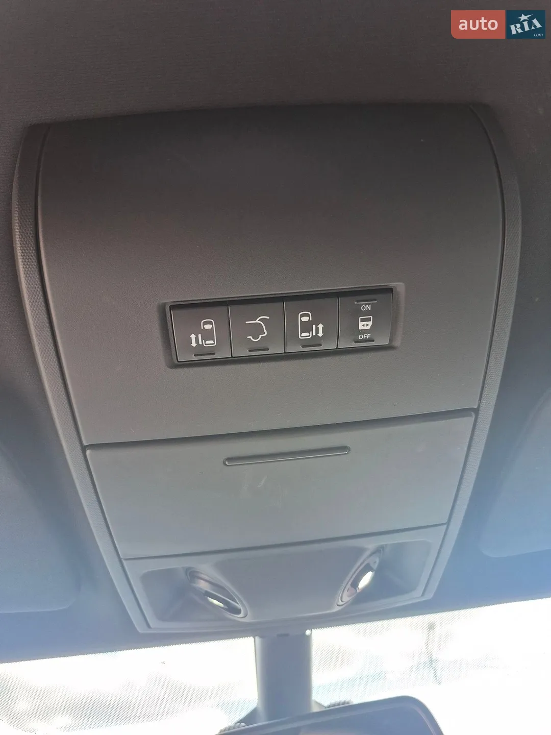 2019 Dodge Caravan - мініатюра 17
