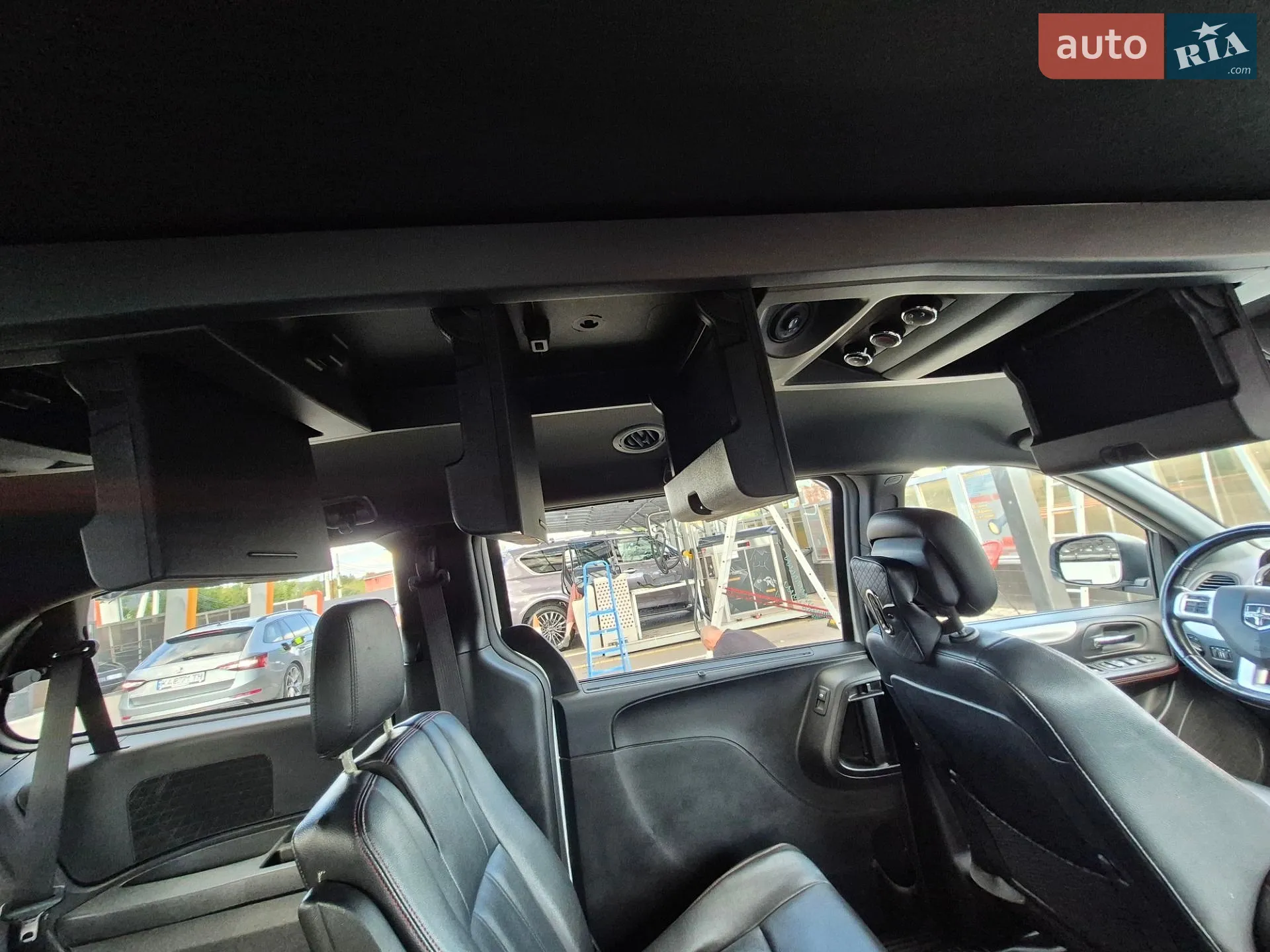 2019 Dodge Caravan - мініатюра 27