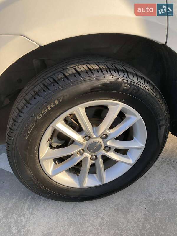 Позашляховик / Кросовер Dodge Journey 2014 в Києві