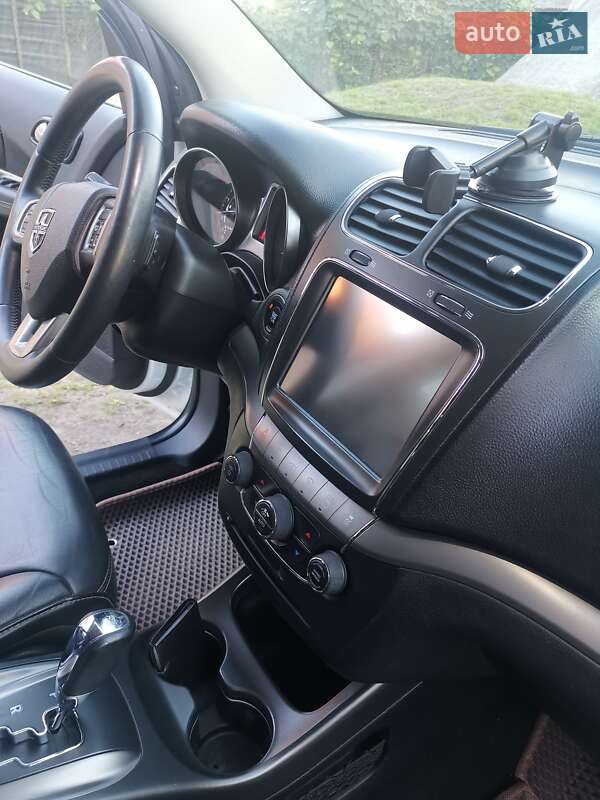 Позашляховик / Кросовер Dodge Journey 2015 в Володимирі