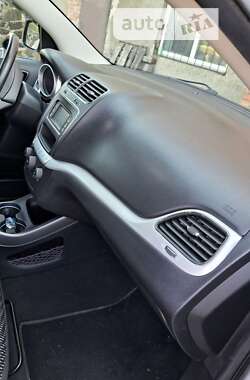 Позашляховик / Кросовер Dodge Journey 2017 в 