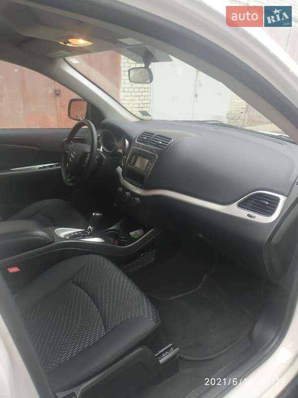 Позашляховик / Кросовер Dodge Journey 2015 в Львові