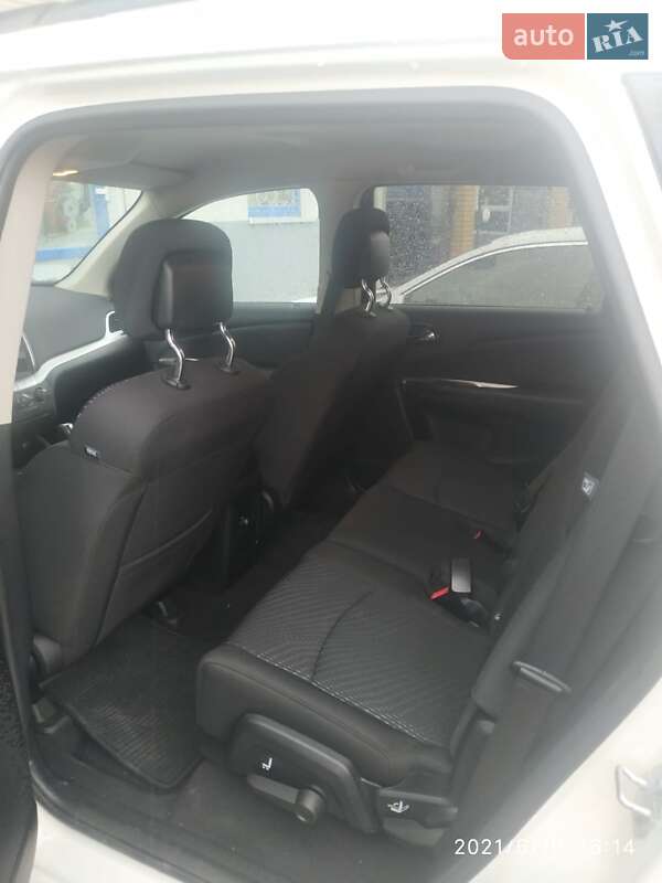 Позашляховик / Кросовер Dodge Journey 2015 в Львові