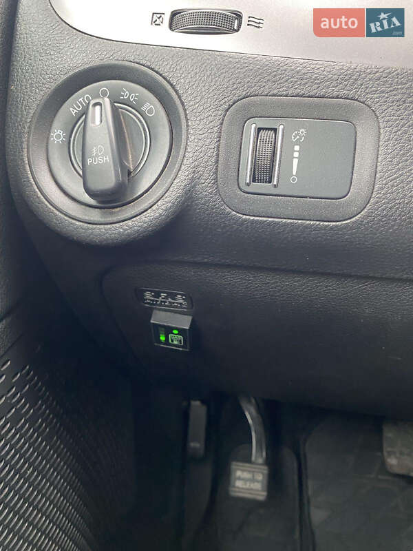 Позашляховик / Кросовер Dodge Journey 2016 в Черкасах