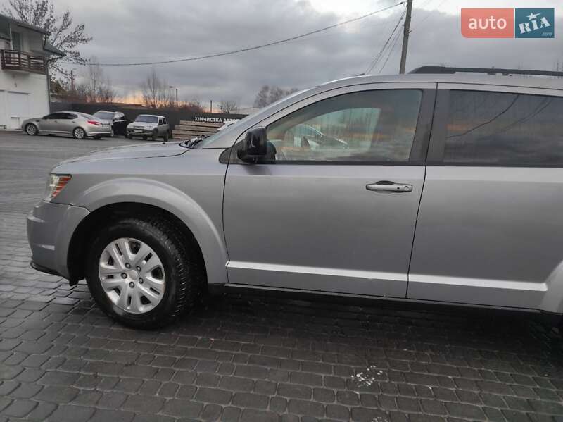 Внедорожник / Кроссовер Dodge Journey 2016 в Стебнику