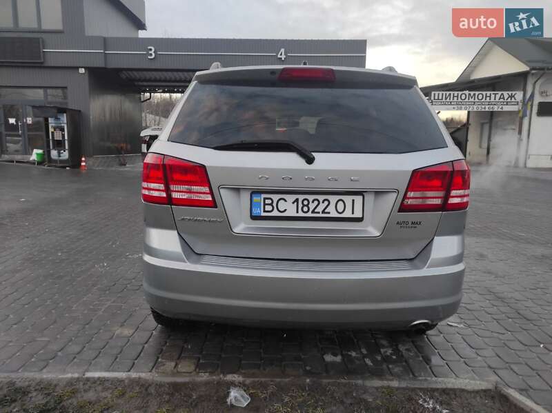 Внедорожник / Кроссовер Dodge Journey 2016 в Стебнику