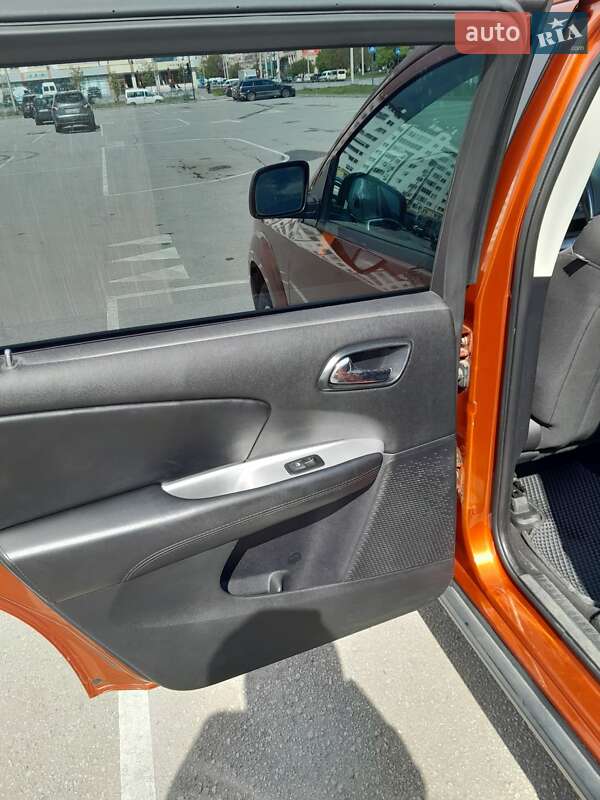 Позашляховик / Кросовер Dodge Journey 2013 в Івано-Франківську