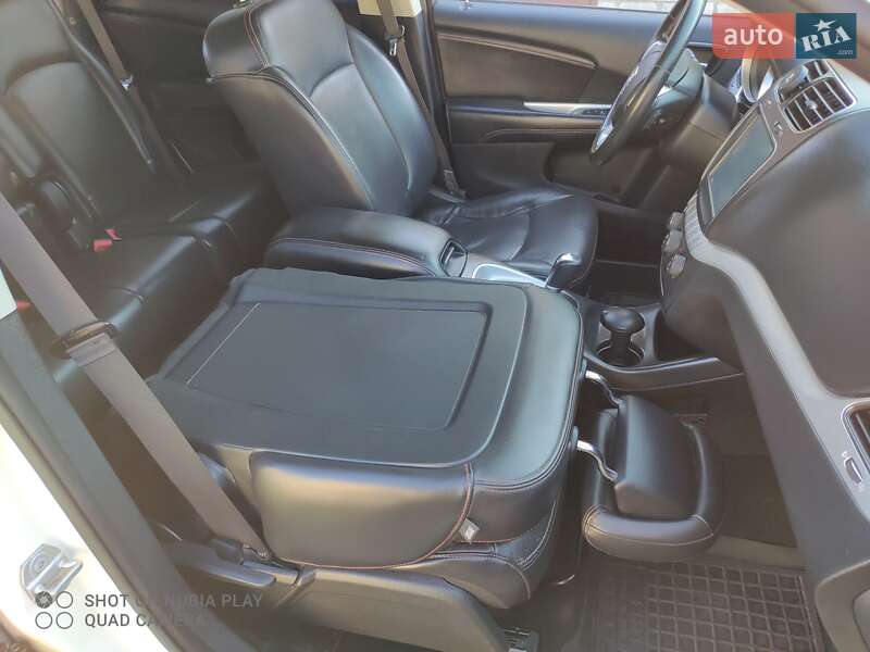 Внедорожник / Кроссовер Dodge Journey 2016 в Черкассах