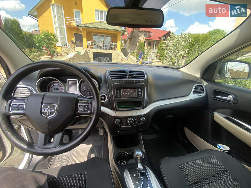 Позашляховик / Кросовер Dodge Journey 2015 в Чернівцях
