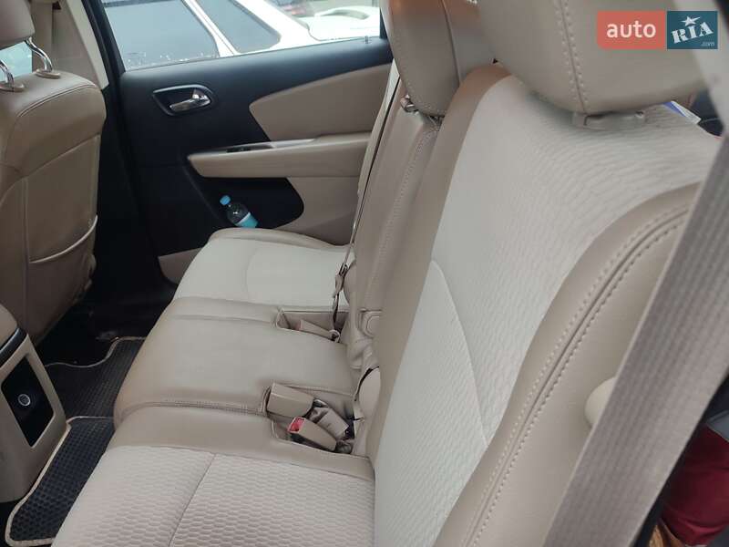 Внедорожник / Кроссовер Dodge Journey 2014 в Сумах фото 4 Внедорожник / Кроссовер Dodge Journey 2014 в Сумах