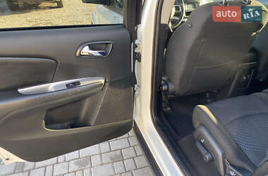 Позашляховик / Кросовер Dodge Journey 2018 в 
