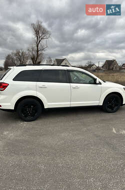 Позашляховик / Кросовер Dodge Journey 2011 в 