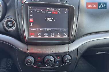 Позашляховик / Кросовер Dodge Journey 2019 в 