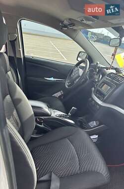 Позашляховик / Кросовер Dodge Journey 2015 в 