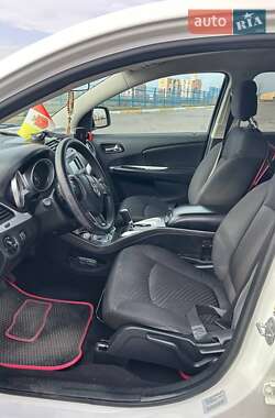 Позашляховик / Кросовер Dodge Journey 2015 в 