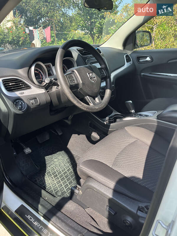 Позашляховик / Кросовер Dodge Journey 2016 в Гадячі