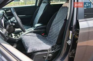 Позашляховик / Кросовер Dodge Journey 2013 в 