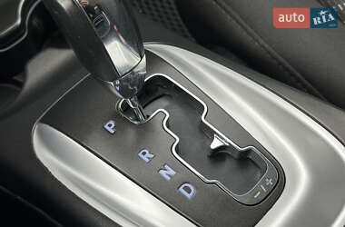 Позашляховик / Кросовер Dodge Journey 2014 в 
